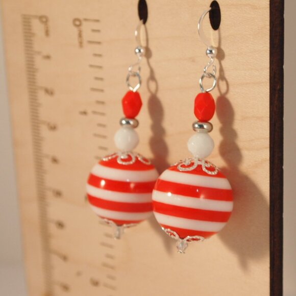 Chunky Christmas Earrings Dangle Pierced or Clip-on Earrings Christmas Jewelry - Picture 3 of 6